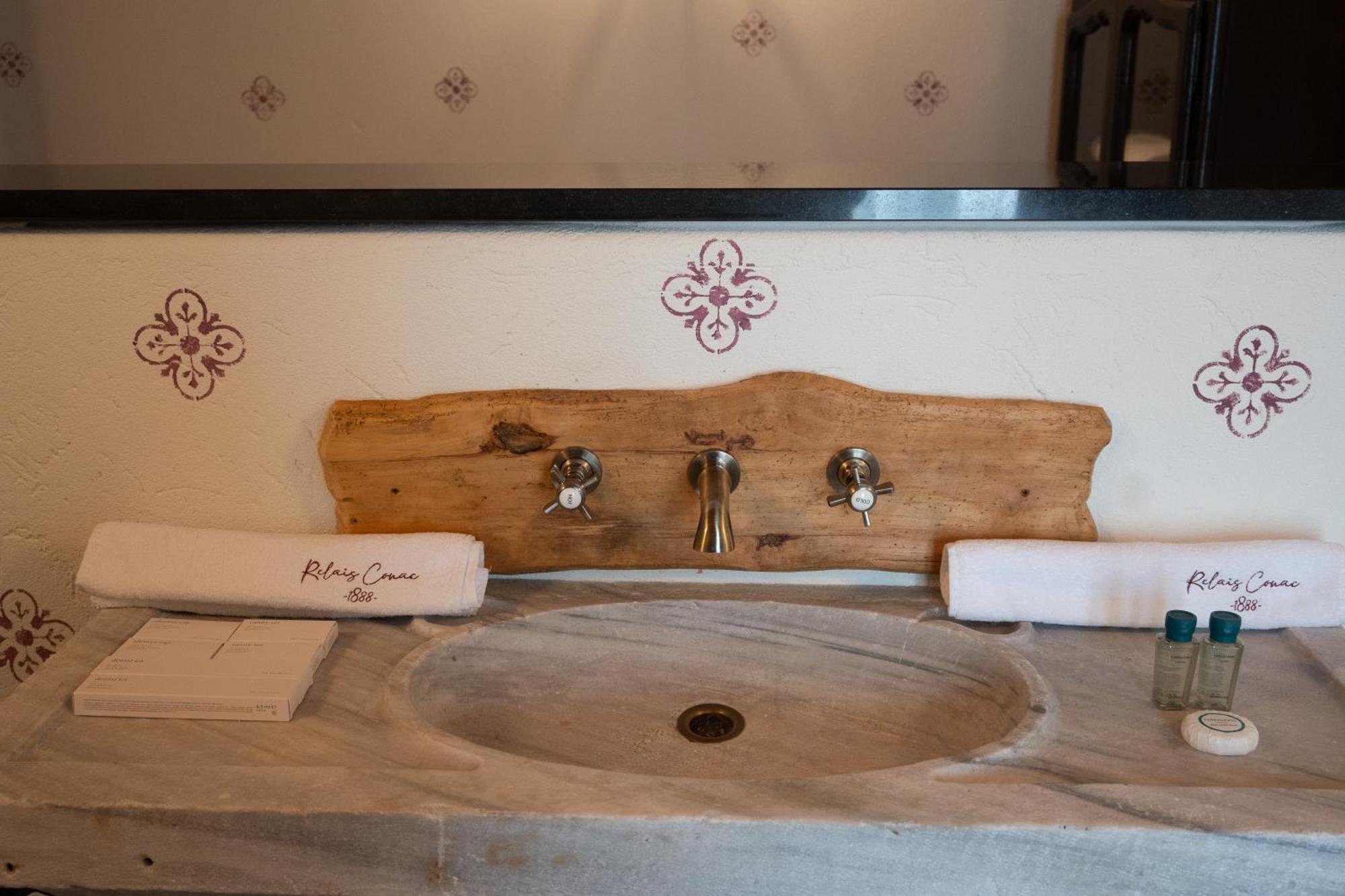 Castelnuovo Don Bosco Relais Conac 1888 - Luxury B&B - Adults Only المظهر الخارجي الصورة